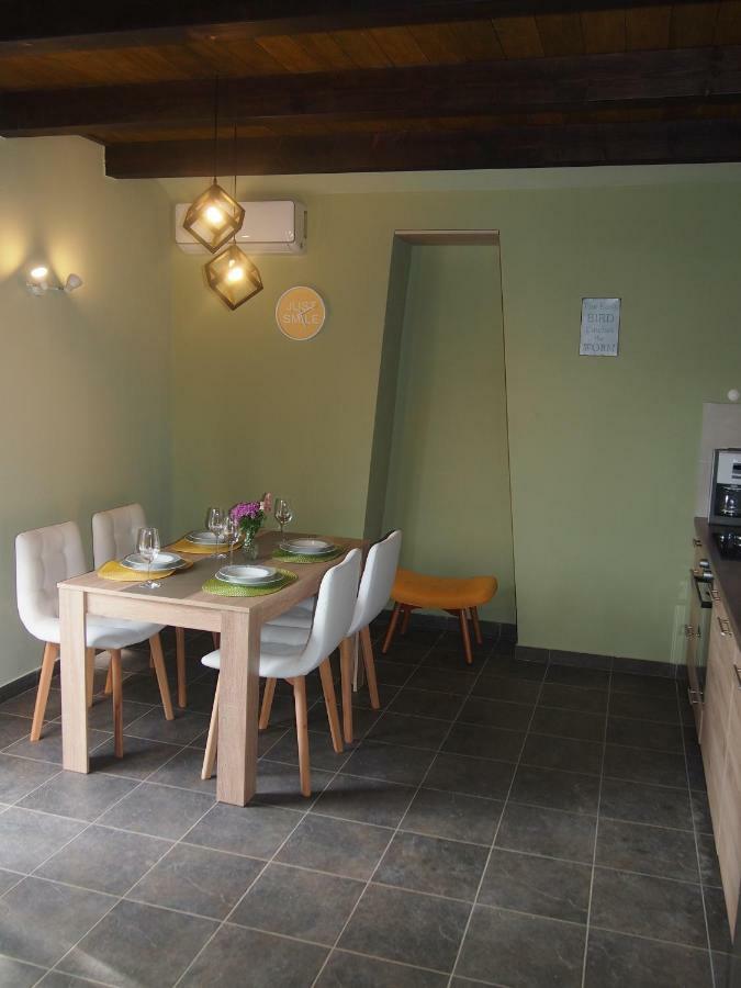 Guest House Flora Pazin Zewnętrze zdjęcie